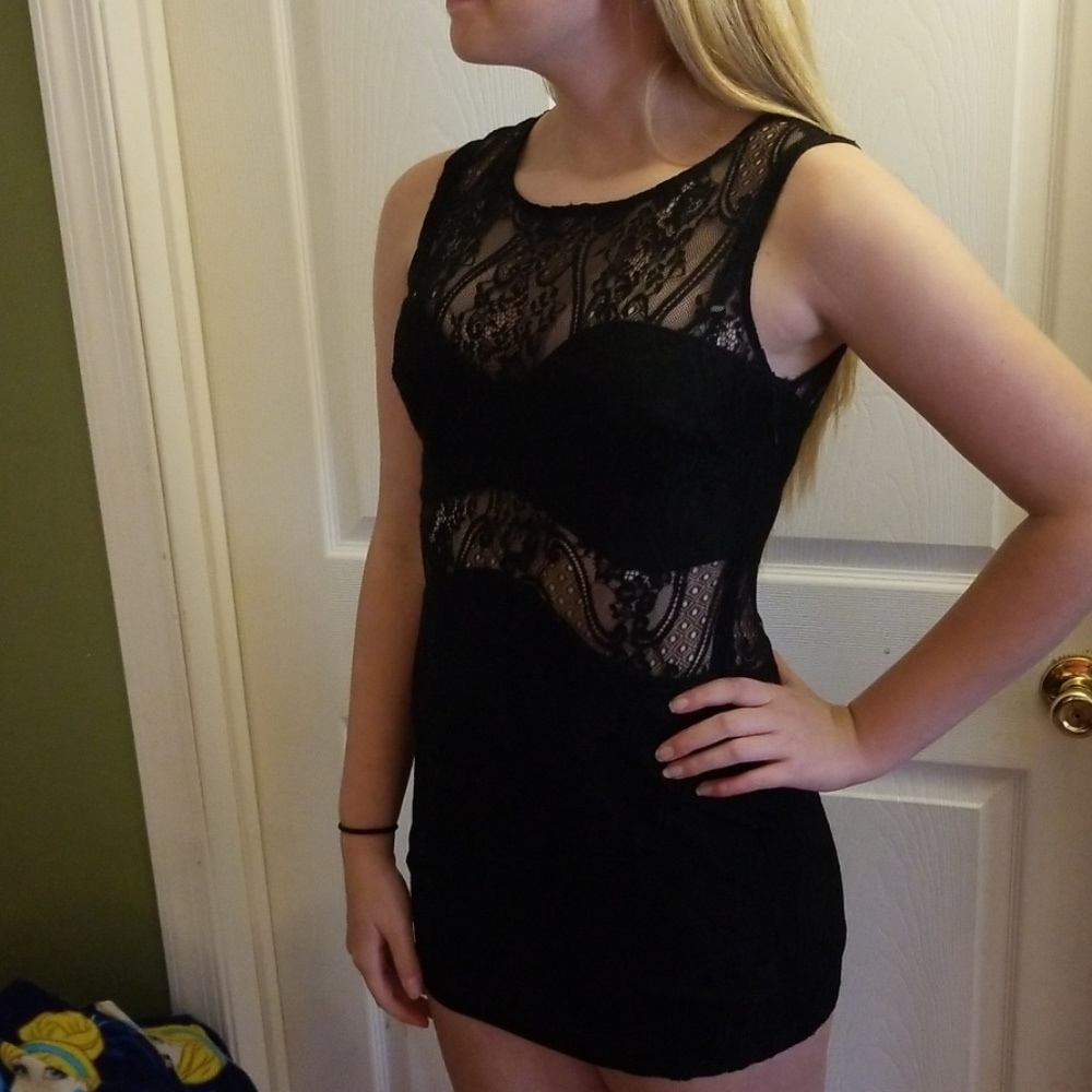 Tobi Black Lace Cocktail/Homecoming Dress Medium